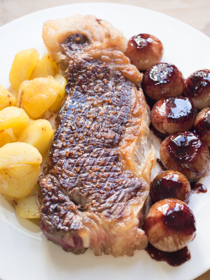 entrecotsteak, glazed onions, potatoes, foodies, chef, cook, home chef, madrid, rosa veloso